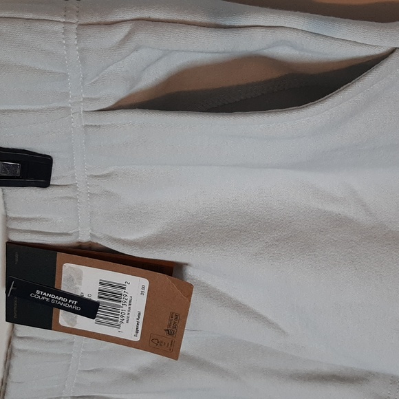 Nwt women's The North Face shorts - Picture 4 of 5